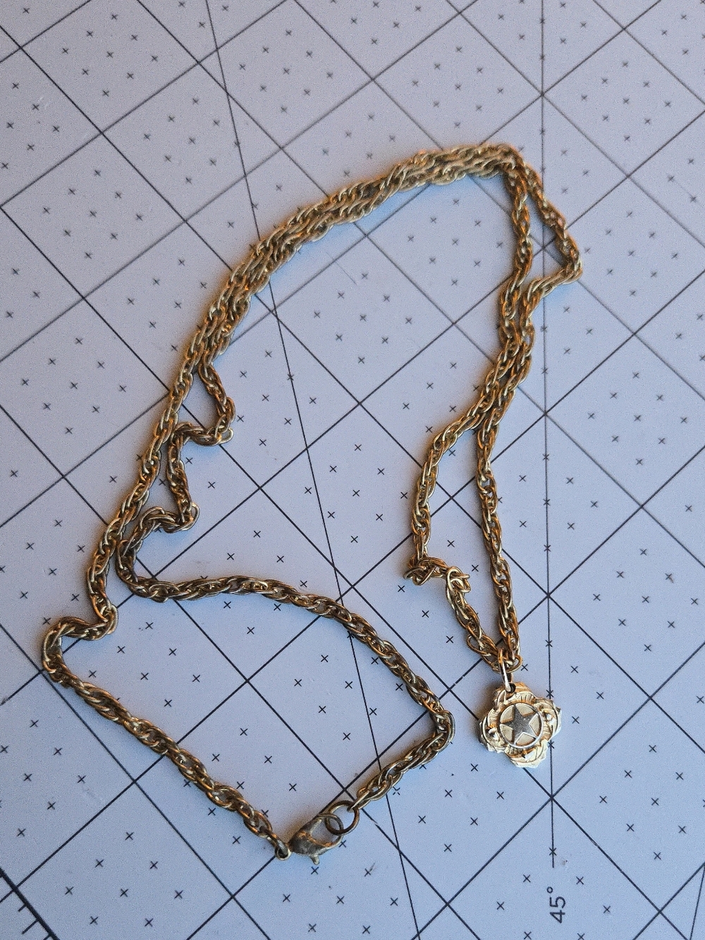 Vintage LI-GI Star Wreath Pendant Necklace Gold Tone Military Style Americana